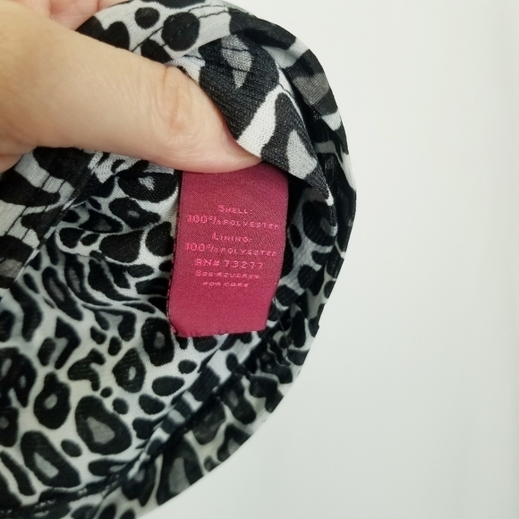 212 Collection Top cowl neckline leopard print sleeveless size Large EUC - Picture 8 of 9